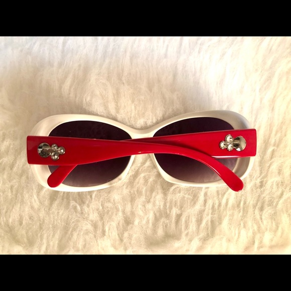 Stylish great looking white and red sunglasses with diamond and chrome accents - Picture 11 of 11